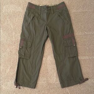 CAbi brown cargo capris, size 2, gently worn